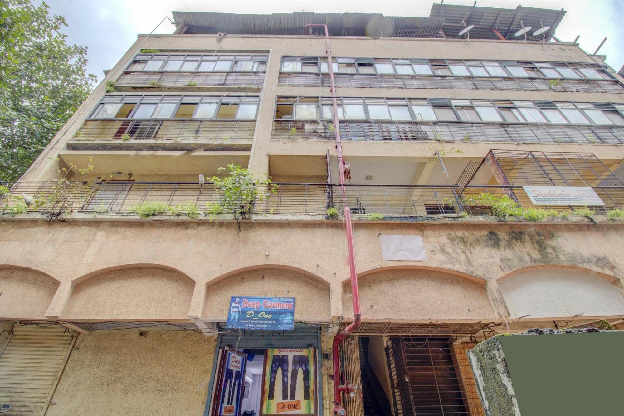 Hotel Della Comfort Near Ambreshwar Shiv Mandir, Ambernath Amarnāth Exterior photo