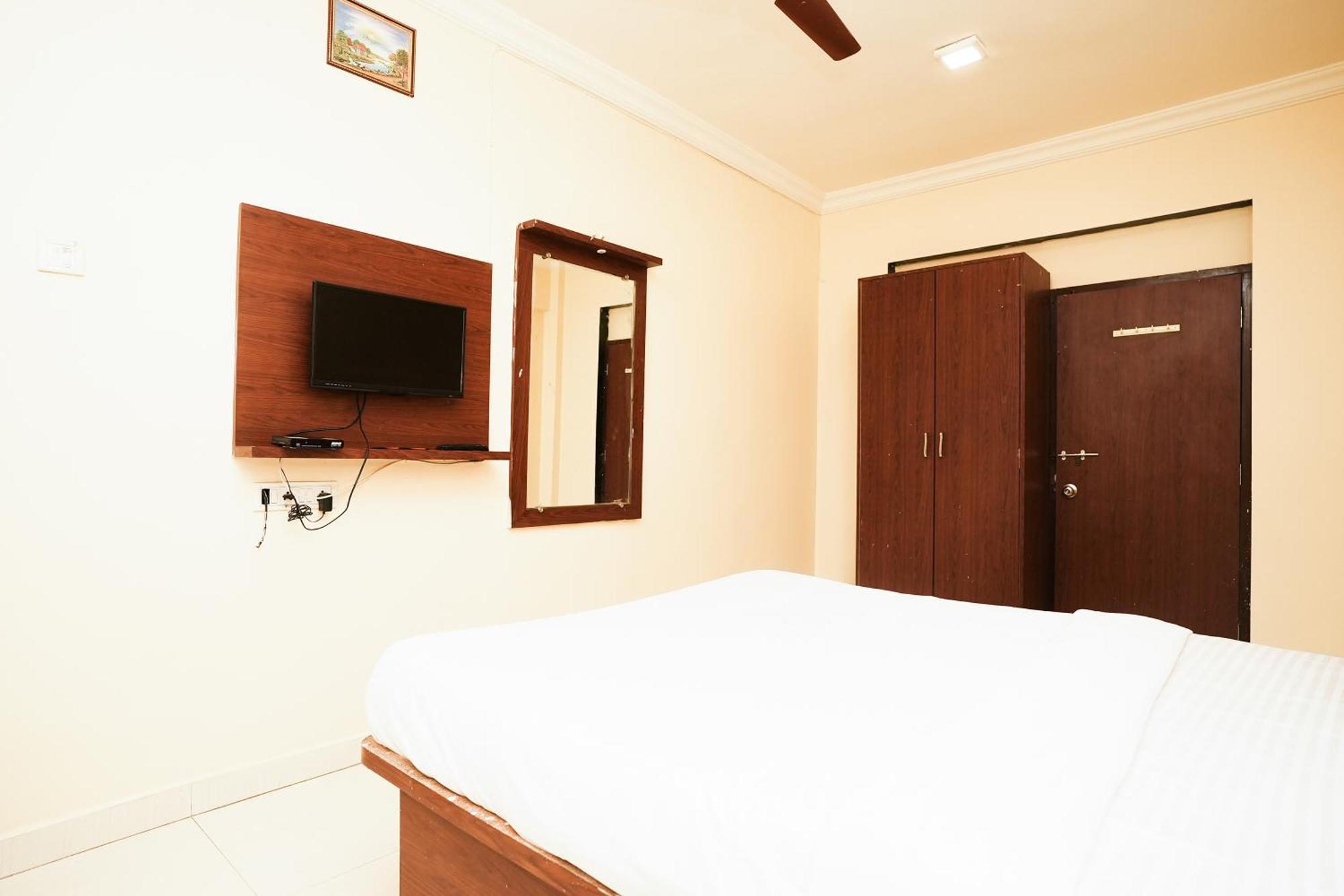 Hotel Della Comfort Near Ambreshwar Shiv Mandir, Ambernath Amarnāth Exterior photo