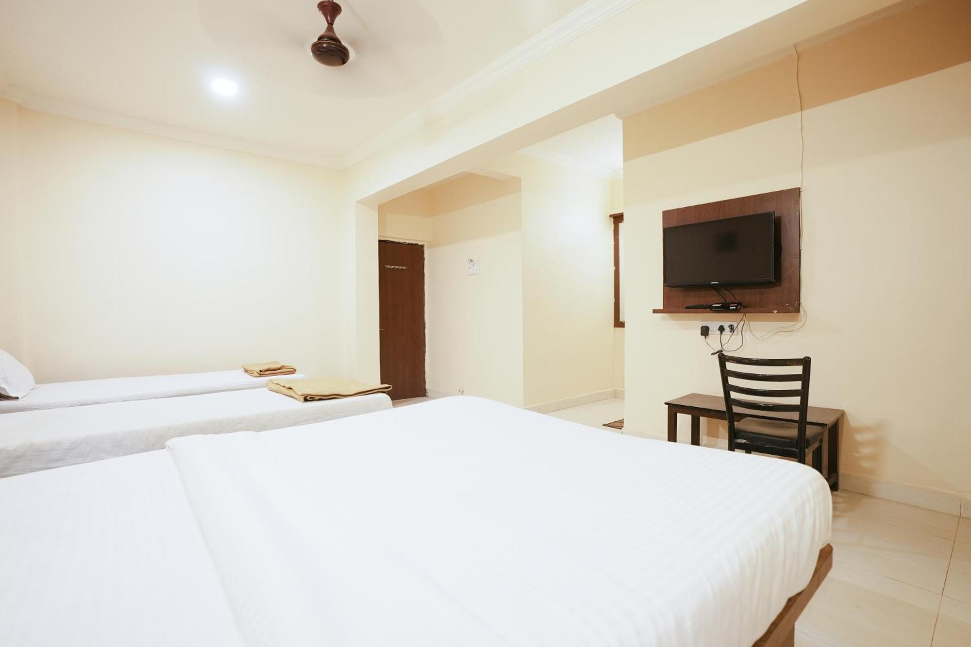 Hotel Della Comfort Near Ambreshwar Shiv Mandir, Ambernath Amarnāth Exterior photo