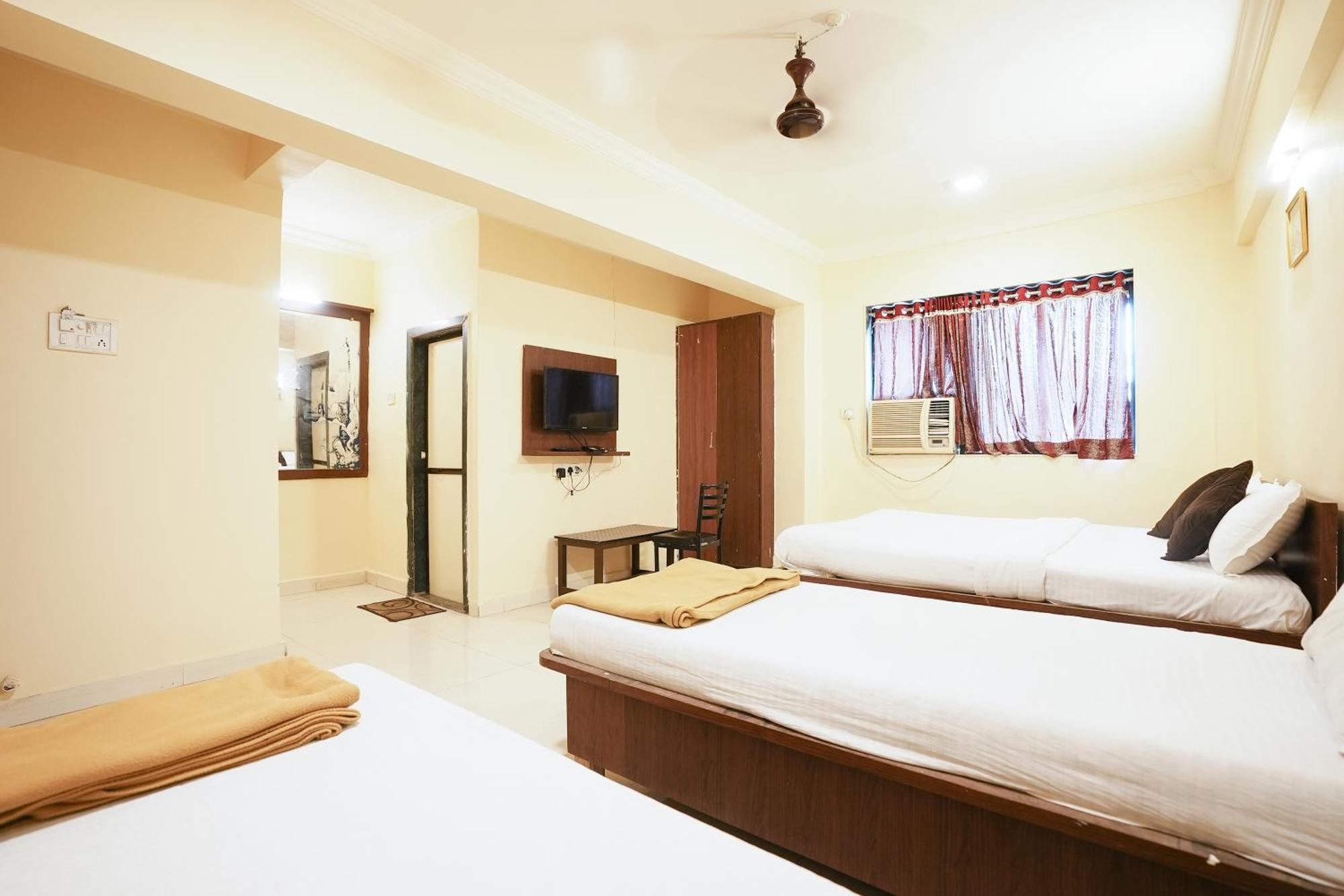 Hotel Della Comfort Near Ambreshwar Shiv Mandir, Ambernath Amarnāth Exterior photo