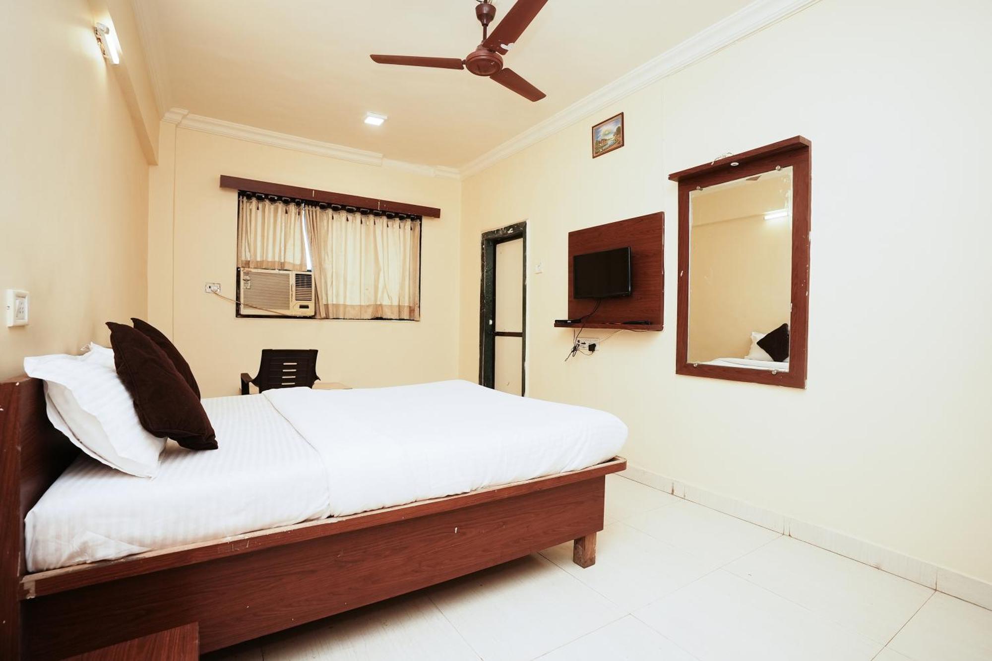Hotel Della Comfort Near Ambreshwar Shiv Mandir, Ambernath Amarnāth Exterior photo