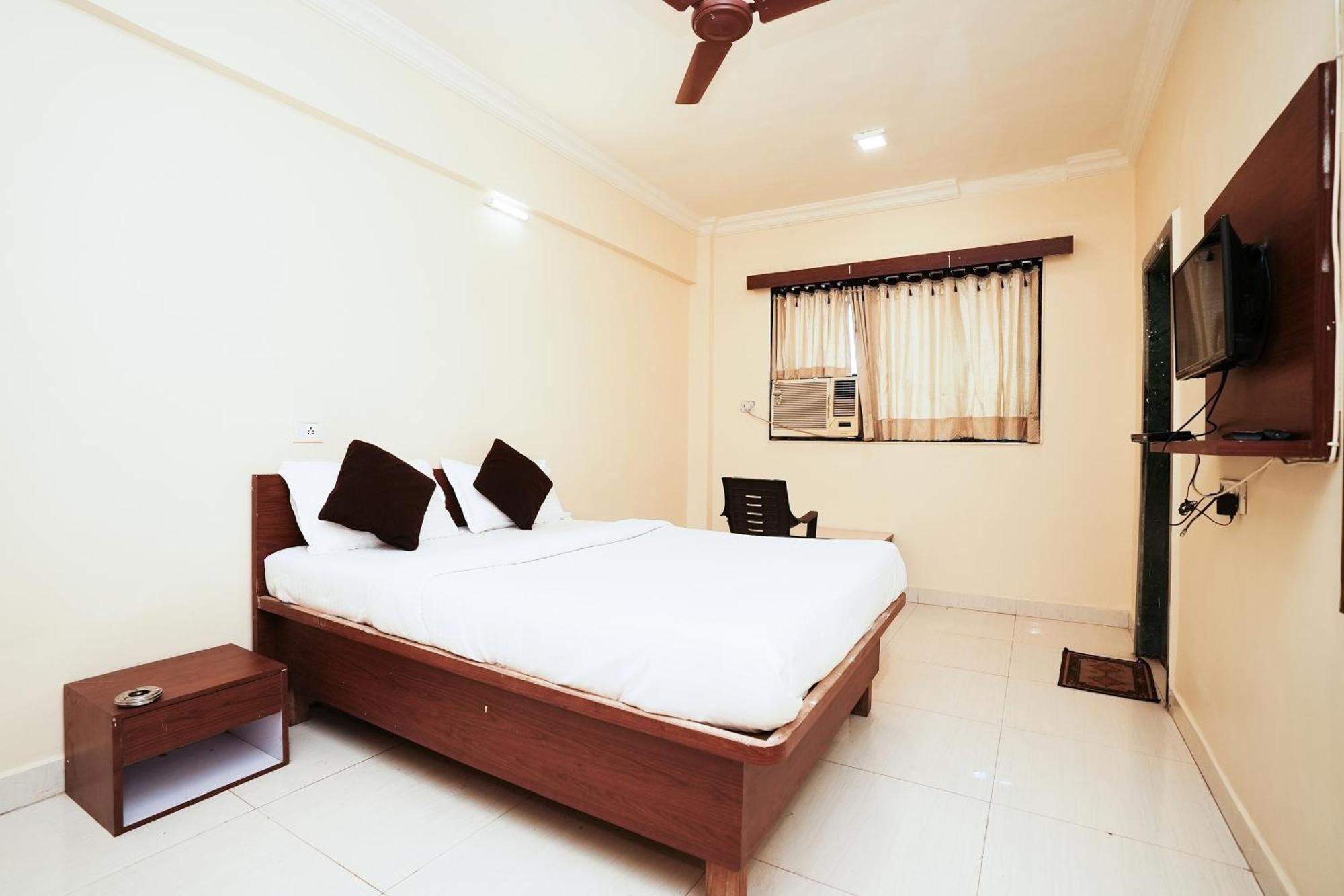 Hotel Della Comfort Near Ambreshwar Shiv Mandir, Ambernath Amarnāth Exterior photo