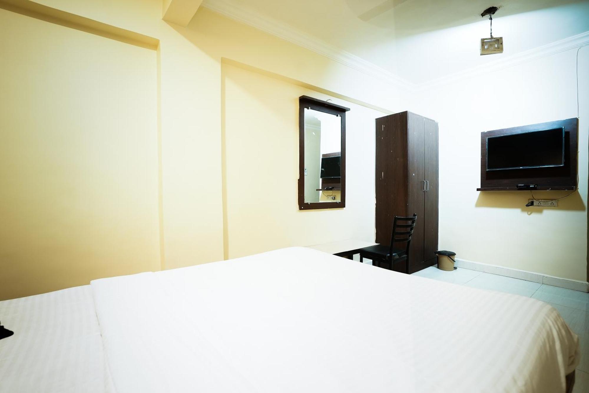 Hotel Della Comfort Near Ambreshwar Shiv Mandir, Ambernath Amarnāth Exterior photo